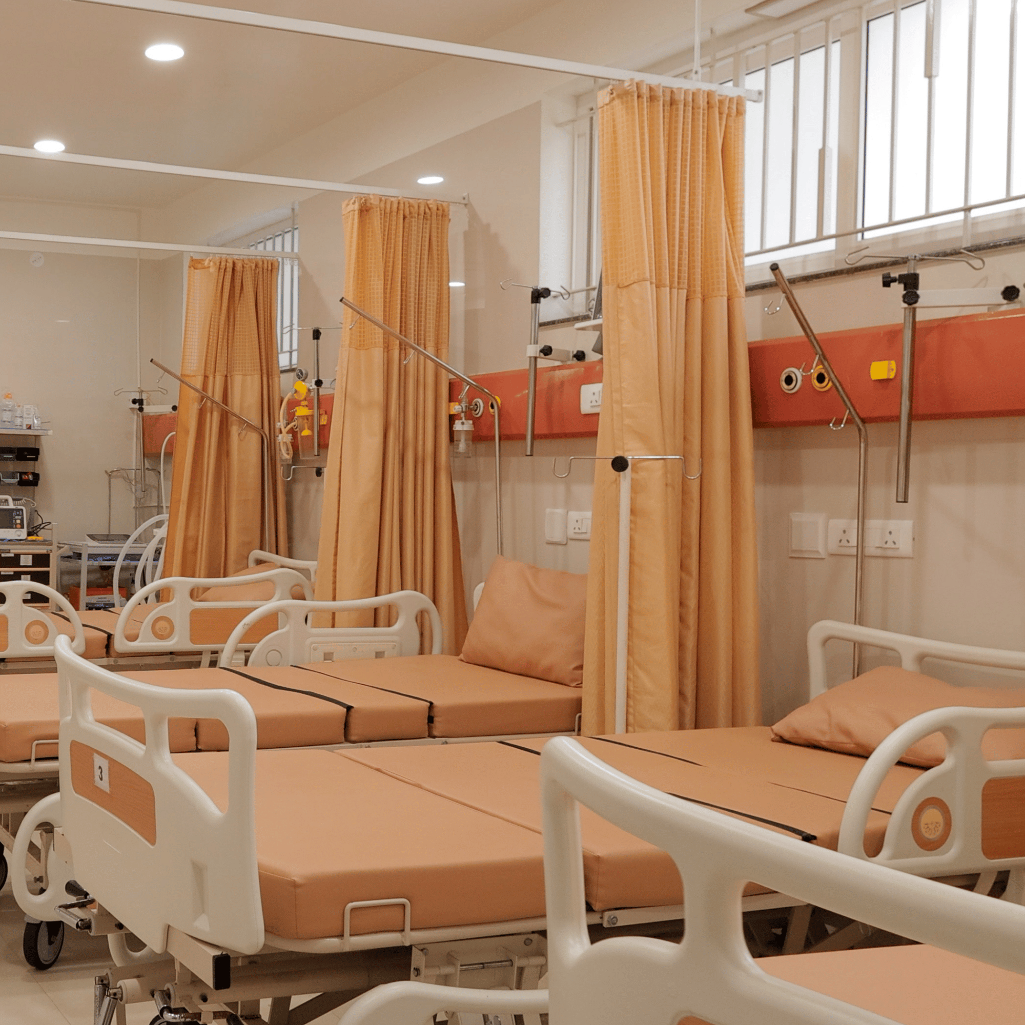 Advanced ICU with Ventilator Support
